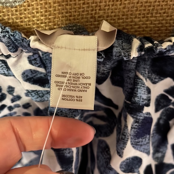 Loft outlet blue & white off the shoulder top size L - Picture 8 of 11
